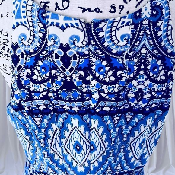 Vince Camuto Women’s 14 Blue & White Geometric Print Sleeveless Halter Dess Fit - Picture 5 of 9
